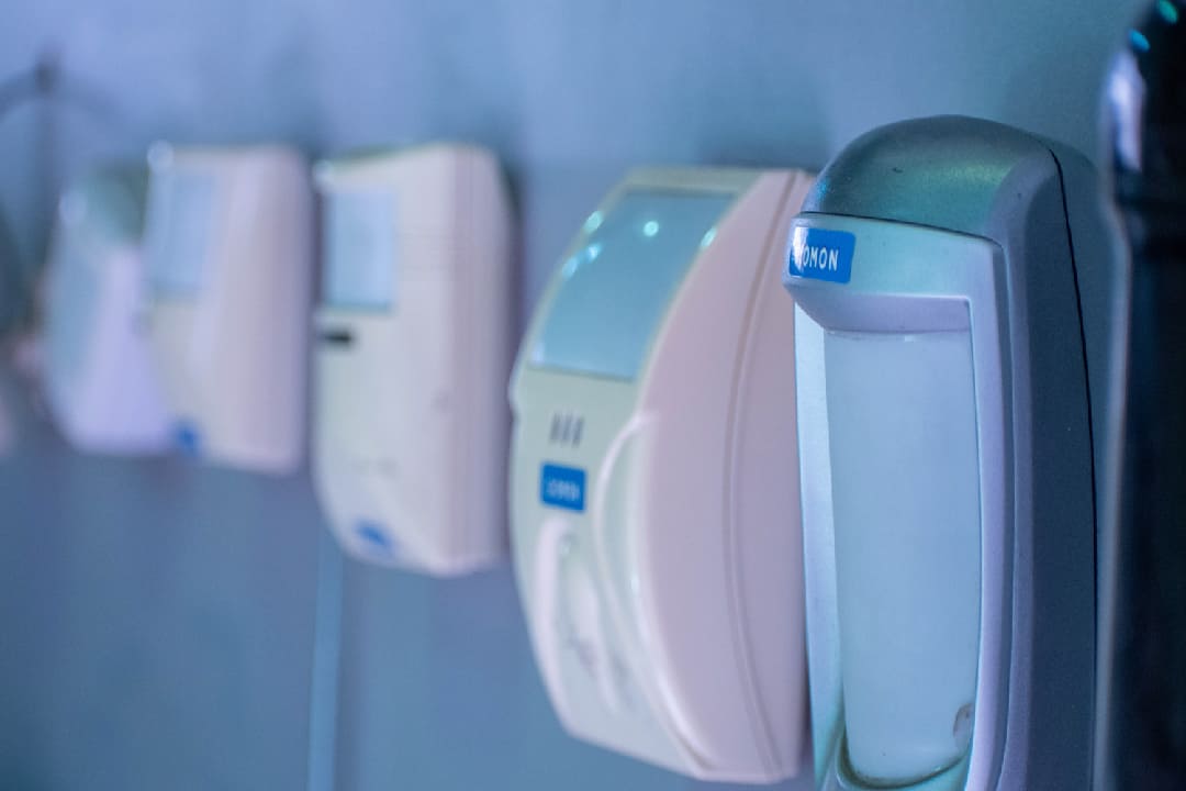 Imagen donde se ven muchas alarmas de Giomond una al lado de la otra